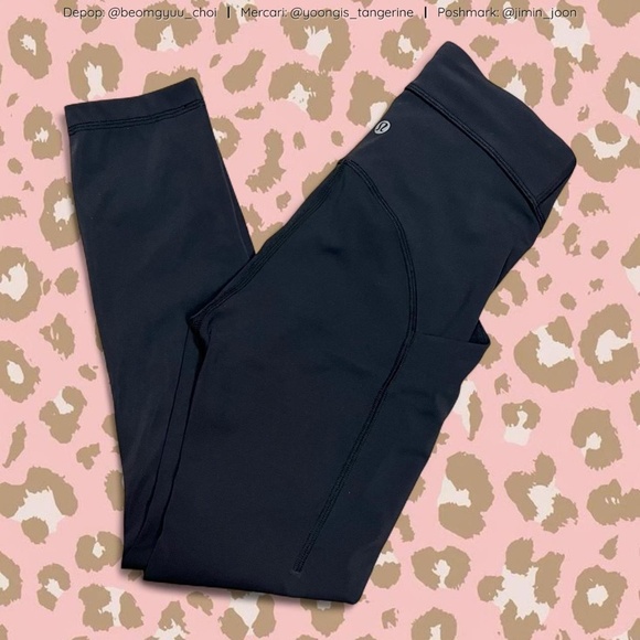 Black lululemon leggings with pockets - Picture 4 of 7